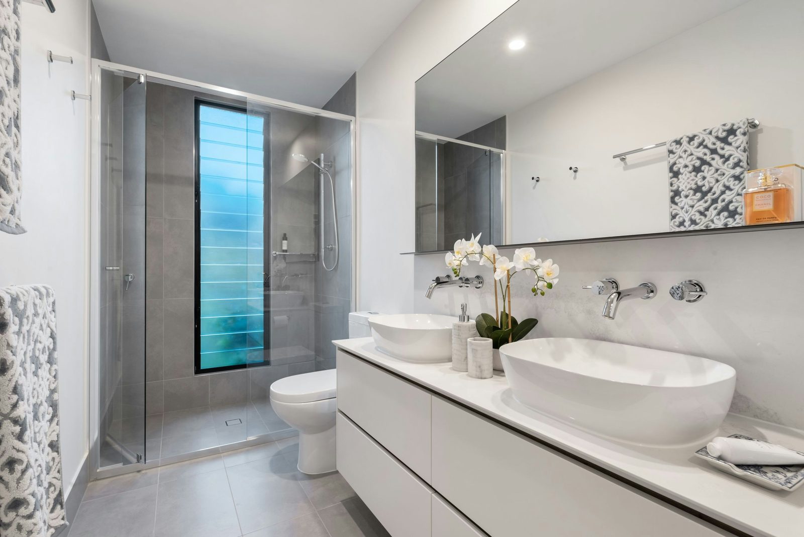 Salle de bain impeccable, propreté soignée
